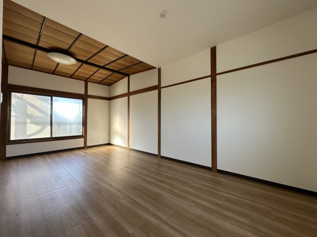 神戸市垂水区星陵台7丁目戸建の洋室