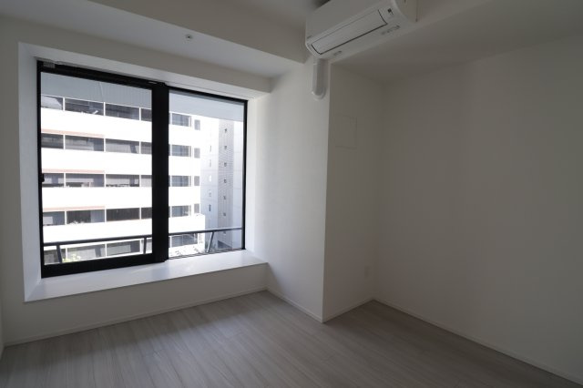 Brillia Tower堂島　中之島小学校区の居間・リビング|Brillia Tower堂島　洋室