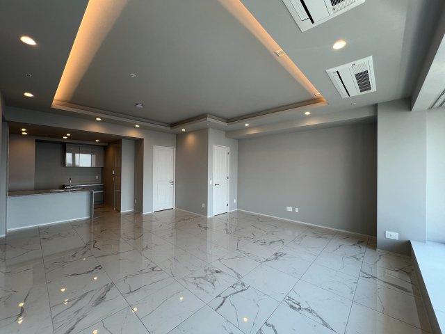 Brillia Tower堂島　中之島小学校区の居間・リビング|Brillia Tower堂島　リビング