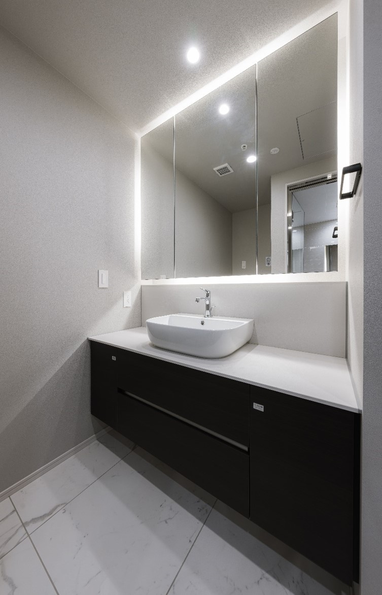 Brillia Tower堂島　中之島小学校区の洗面所|Brillia Tower堂島　洗面台