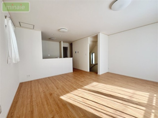 【居間・リビング】 | 塚田駅9分　見学可　北本町2　全4棟　D号棟