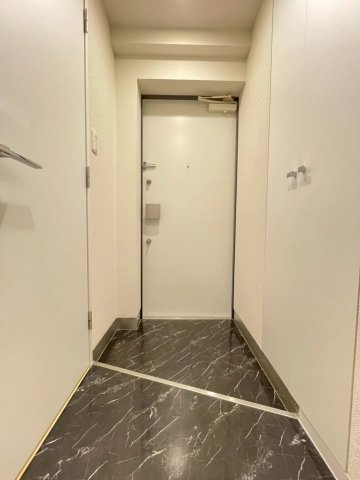 ブランノワール早稲田の玄関