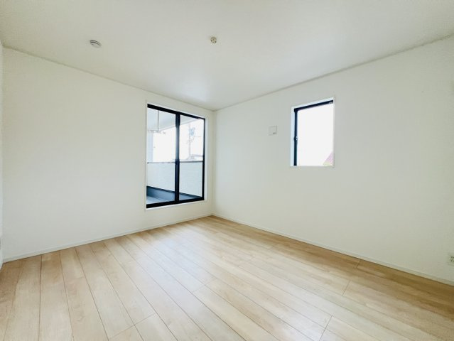 碧南市鴻島町四丁目81番1、81番2『仲介手数料無料』新築戸建ての洋室