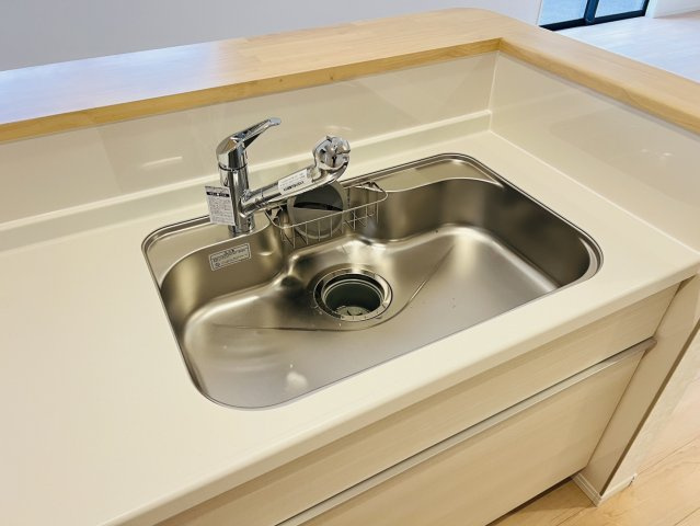 碧南市鴻島町四丁目81番1、81番2『仲介手数料無料』新築戸建てのキッチン