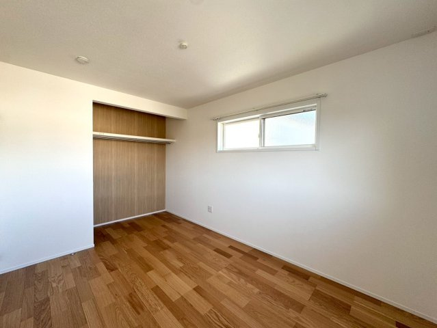 SUN COURTーサンコート－小倉南区上貫1丁目【小倉南区　新築戸建て】の洋室|2階7帖洋室はオープンクローク完備♪　【小倉南区　新築戸建て】
