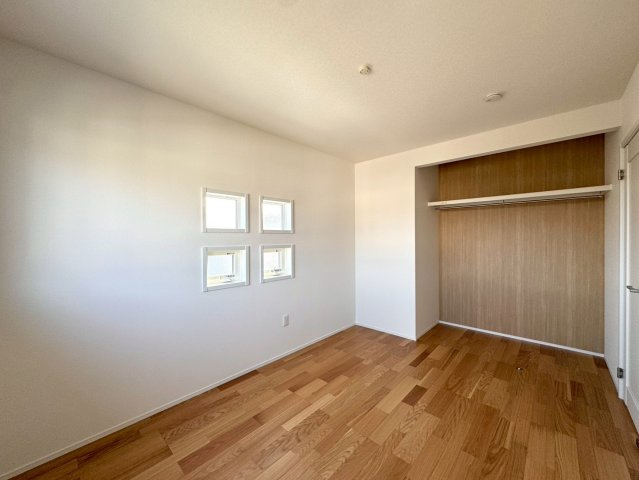 SUN COURTーサンコート－小倉南区上貫1丁目【小倉南区　新築戸建て】の洋室|2階7帖洋室はオープンクローク完備♪　【小倉南区　新築戸建て】
