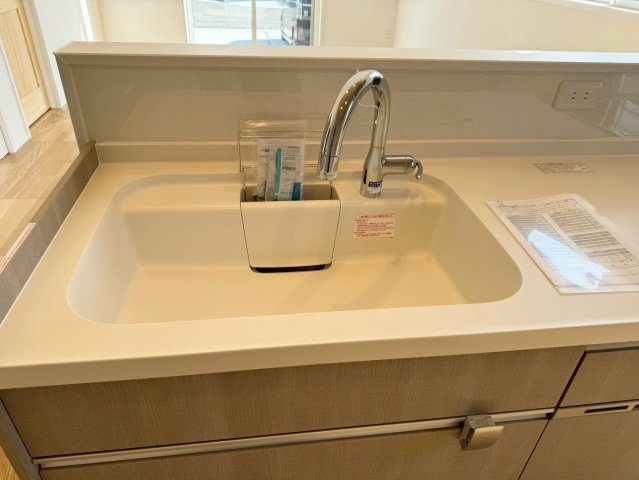 SUN COURTーサンコート－小倉南区上貫1丁目【小倉南区　新築戸建て】のキッチン|節水のハンズフリー水栓♪【小倉南区　新築戸建て】