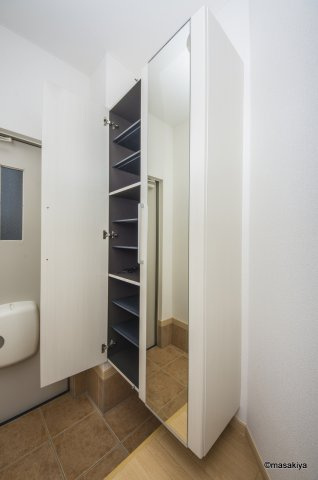 ガーデンハウス朝日山　Dの玄関|下駄箱