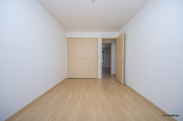 ガーデンハウス朝日山　Dの居間・リビング|寝室