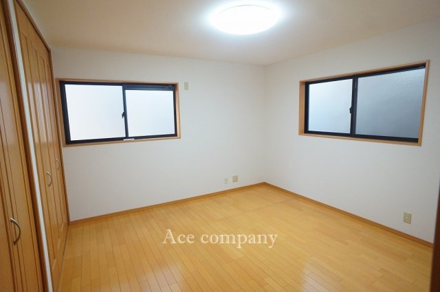 【子供部屋】 | 東大阪市金岡2丁目 | 【2階：ゆったり洋室約8帖】