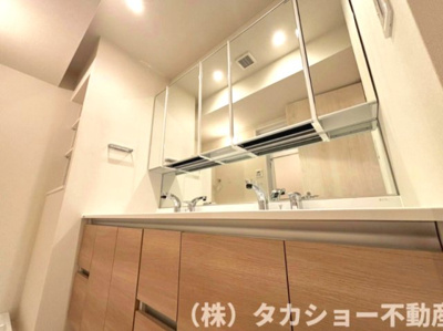 【独立洗面台】 | ベイマークスクエアシティコートタワー | 朝の支度にも助かる、独立の洗髪洗面化粧台