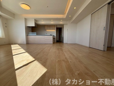 【居間・リビング】 | ベイマークスクエアシティコートタワー | おしゃれな居間です