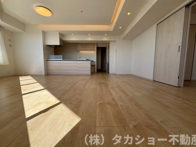【居間・リビング】 | ベイマークスクエアシティコートタワー | おしゃれな居間です