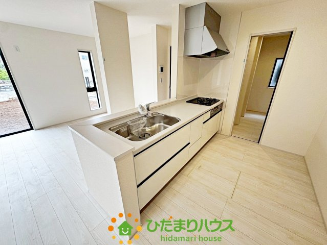 加須市多門寺　新築一戸建て　06　リーブルガーデンのキッチン