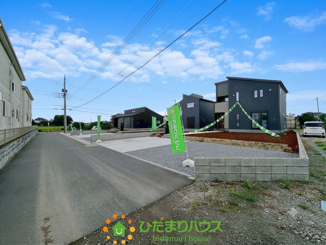 加須市多門寺　新築一戸建て　06　リーブルガーデンの前面道路含む現地写真|2026/7/3　撮影
