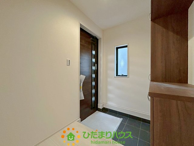 加須市多門寺　新築一戸建て　06　リーブルガーデンの玄関