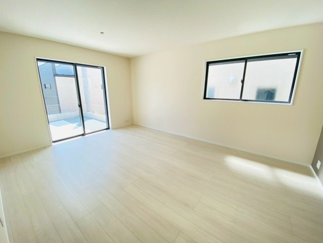 リーブルガーデン／東区榎町第六／３号棟の居間・リビング