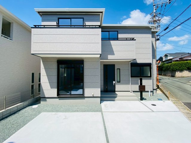 リーブルガーデン／東区榎町第六／３号棟の駐車場