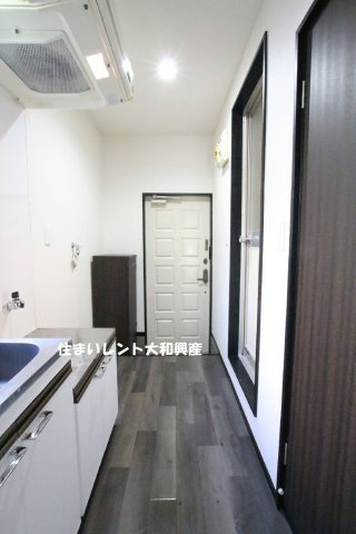 フラットストーン相模の玄関