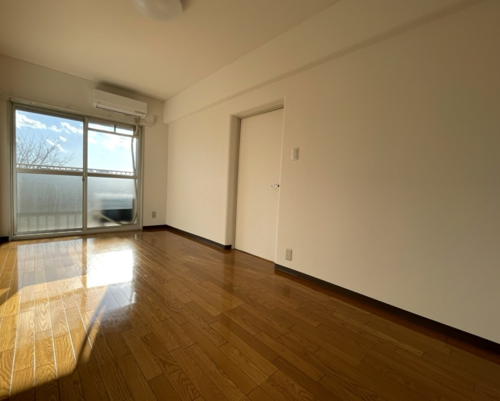 アイランド・コート郷東町の洋室