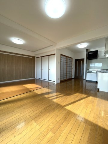 アイランド・コート郷東町の居間・リビング