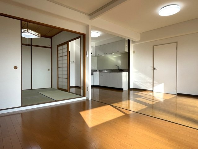 アイランド・コート郷東町の居間・リビング