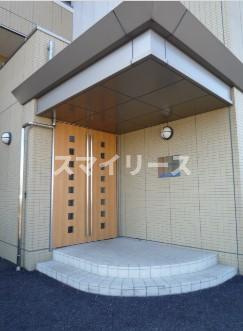 シャルマンフラットリヴァーⅠのエントランス