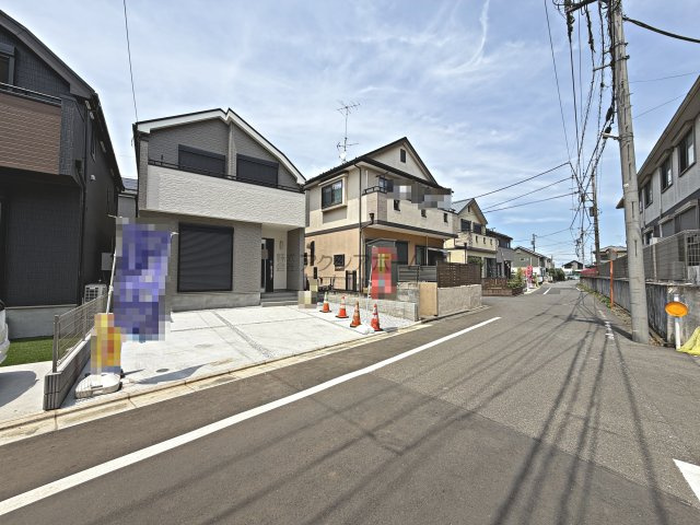 東村山市恩多町3丁目・全12棟　新築一戸建　L号棟の前面道路含む現地写真