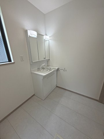 東村山市恩多町3丁目・全12棟　新築一戸建　L号棟の独立洗面台