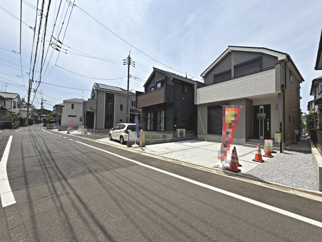 東村山市恩多町3丁目・全12棟　新築一戸建　L号棟の前面道路含む現地写真