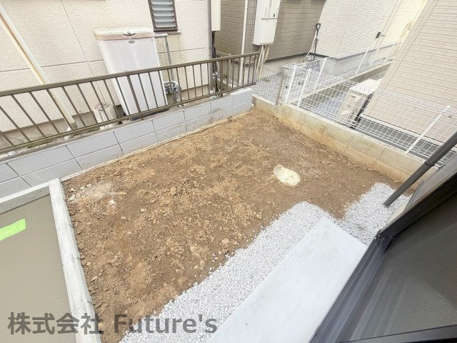 三郷市寄巻　新築戸建　全1棟の庭|ガーデニングも楽しめるちょっとした庭スペース