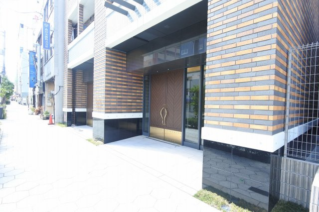 セイワパレス玉造上町台のエントランス