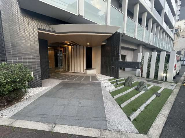 Le・sel上町台のエントランス
