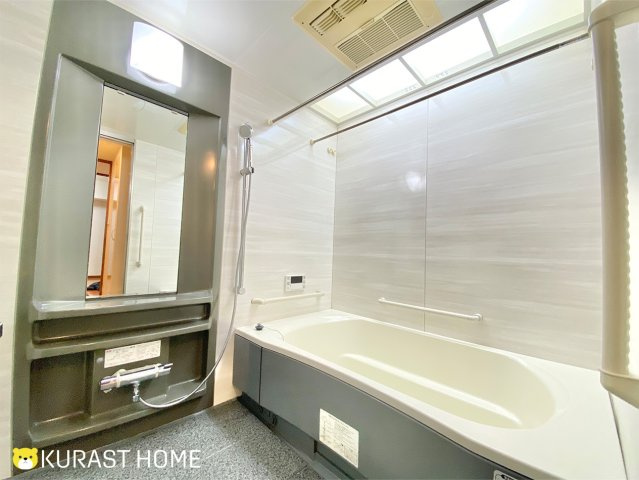 グラン・ブルー二条城北　4階の浴室