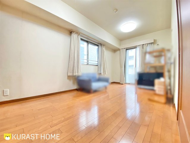 グラン・ブルー二条城北　4階の洋室|洋室8帖