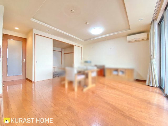 グラン・ブルー二条城北　4階の居間・リビング