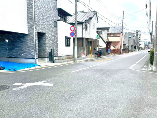 中野区江古田１丁目　新築一戸建　都営大江戸線　新江古田の前面道路含む現地写真