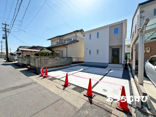 北区喜惣治2丁目(全1棟)の前面道路含む現地写真