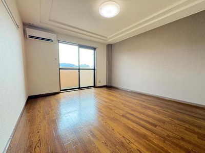 【内装】 | イースト・ヒルズ | 洋室