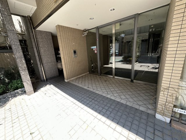 CHEZ CLARAのエントランス