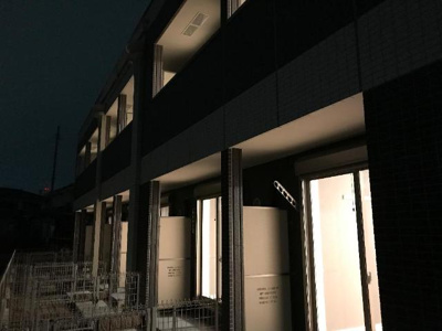 【外観】 | ソレイユ | 外観写真（夜）