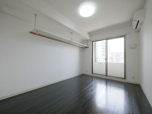 セントレイクセレブ代官町の居間・リビング