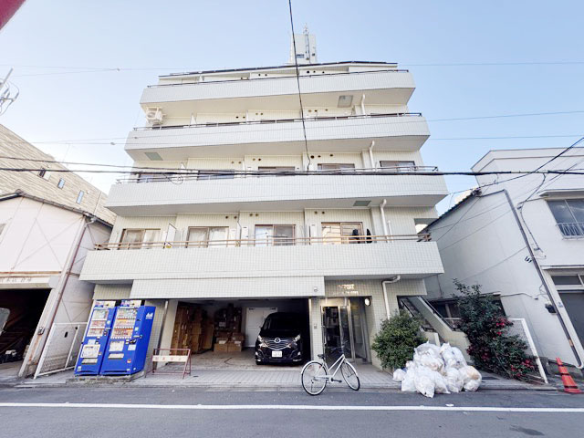 【外観】 | リブポート上野松が谷 | 手入れの行き届いた外壁やエントランスなど、「見ればわかる」レベルで清潔感を保ったマンションです。築年数を感じさせない姿で皆様をお出迎えします。～即日のご見学可能～　お問合せはお気軽にどうぞ。