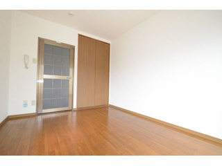 南向きで陽当たり良好なお部屋です♪エアコン付き♪