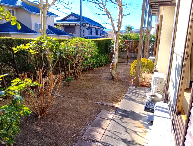 売中古戸建　三島市東大場２丁目の庭|お庭も備わっており、四季を感じながらゆったりとした快適な暮らしが叶います。