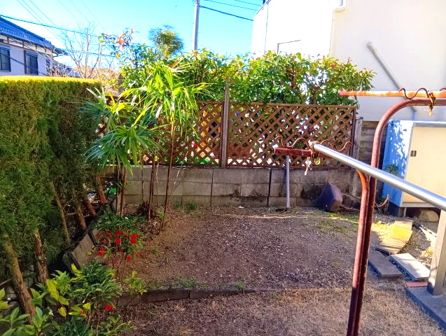 売中古戸建　三島市東大場２丁目の庭|家庭菜園や植木など、趣味のスペースとしても活用できそうです。