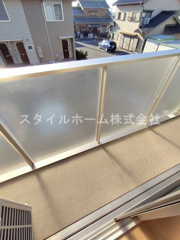 オレンジガーデンＡのバルコニー|同建物内別部屋の写真です。