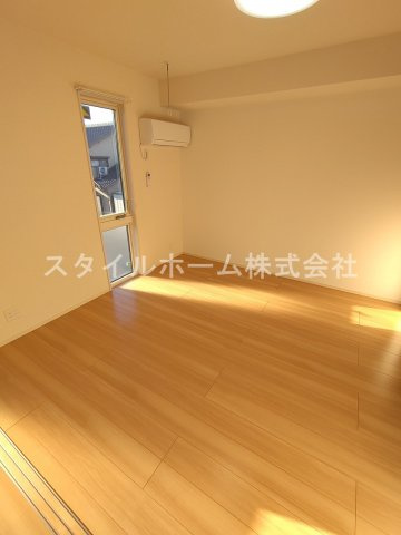 オレンジガーデンＡの寝室|同建物内別部屋の写真です。