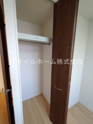 オレンジガーデンＡの収納|同建物内別部屋の写真です。