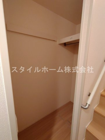 オレンジガーデンＡの収納|同建物内別部屋の写真です。
